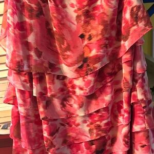 EUC: FLIRTY pink layered sundress is ready to PLAY 🌞🏝️🍹✈️🛳️